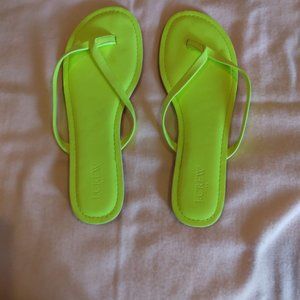 New jcrew neon yellow flip flops size 8us